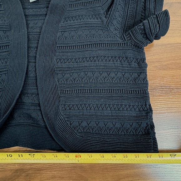 Catherines 1X Black Crochet Knit Short Sleeve Open Front Cardigan Sweater Shrug - Picture 8 of 10